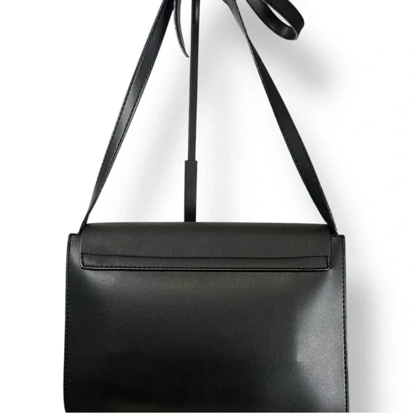 Chloe Faye Black Leather Ring Crossbody Bag - Picture 2 of 12